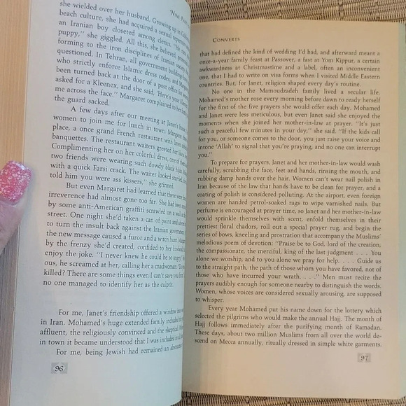 Nine Parts of Desire: The Hidden World of Islamic Women, soft cover - Picture 5 of 6